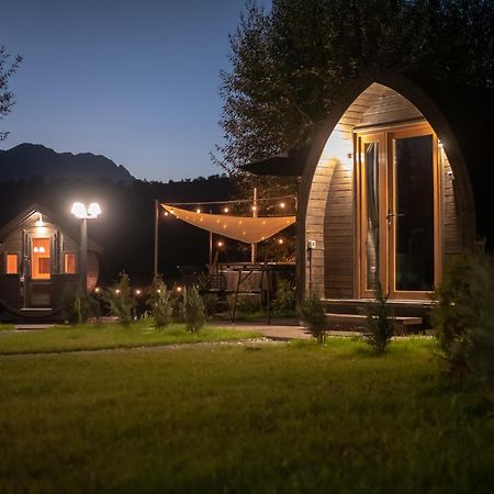 Glamp In Style Pods Resort Bran  Exterior foto