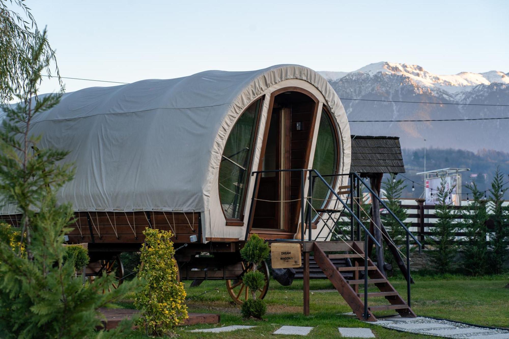 Glamp In Style Pods Resort Bran  Exterior foto